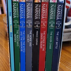 Boxed set of the Chronicles of Narnia books. Excellent condition!